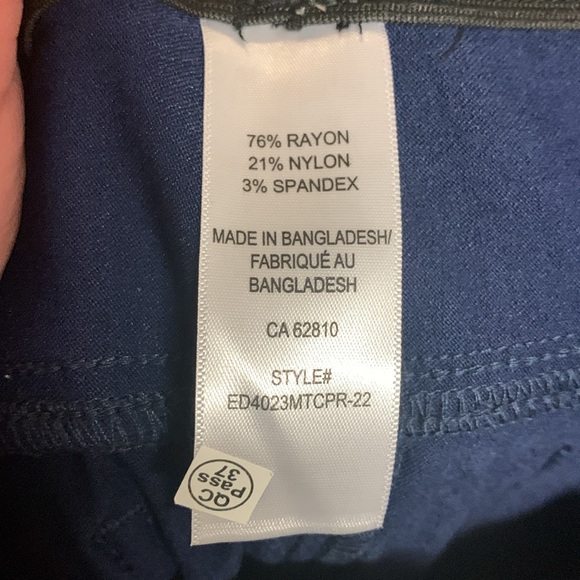 NWT Ricki’s Navy Capri Pants - Picture 6 of 12